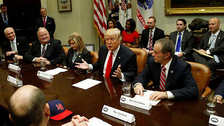 Νέο διάταγμα για τη μετανάστευση από τον Τραμπ την επόμενη εβδομάδα