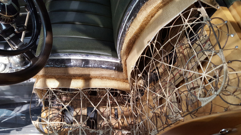 Ακτινογραφία καθίσματος αυτοκινήτου που παράχθηκε το 1925... 