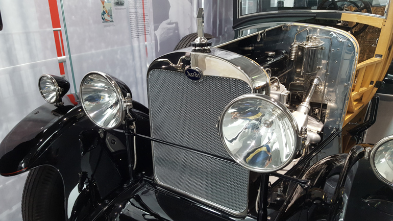 Το συγκεκριμένο μοντέλο είχε μέση κατανάλωση καυσίμου κοντά στα 25 λίτρα για κάθε 100 χιλιόμετρα...