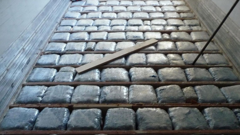 Κακαβιά: Περίπου έναν τόνο χασίς εντόπισαν οι Αρχές σε νταλίκα Κακαβιά: Περίπου έναν τόνο χασίς εντόπισαν οι Αρχές σε νταλίκα