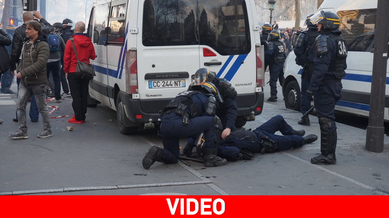 Συγκρούσεις στο Παρίσι μεταξύ διαδηλωτών και αστυνομικών