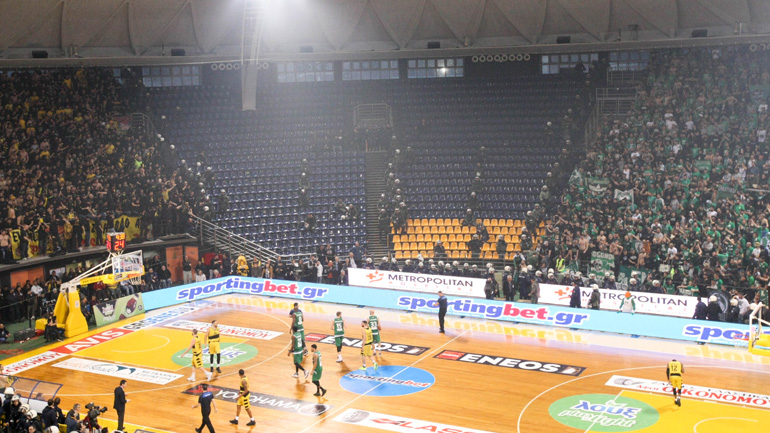 Επεισόδια στο «Nick Galis Hall»