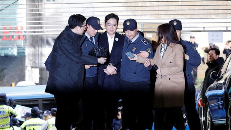 Στον ανακριτή οδηγήθηκε ο επικεφαλής της Samsung