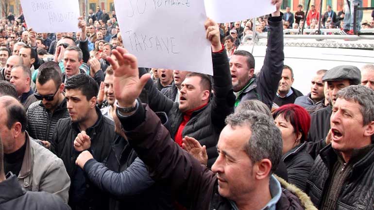 Αλβανία: Δεν υποχωρεί η αντιπολίτευση – Συνεχίζονται οι διαδηλώσεις