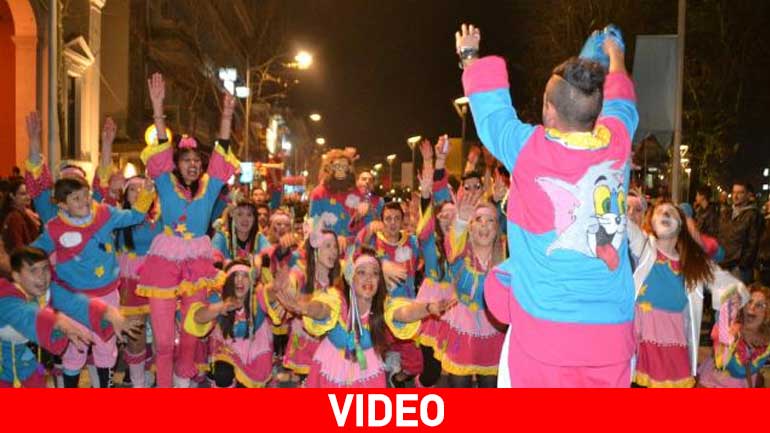 Καλαματιανό Καρναβάλι 2017: Νυχτερινή παρέλαση με κέφι και παλμό