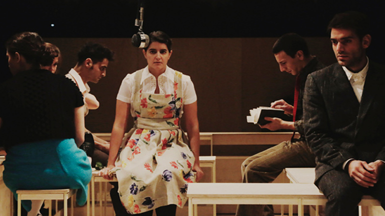 Τα Κύματα της Virginia Woolf σε σκηνοθεσία Δημήτρη Καραντζά στο Θέατρο Σφενδόνη