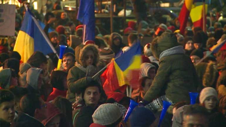 Ρουμανία: Χιλιάδες διαδήλωσαν κατά της κυβέρνησης