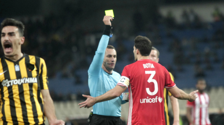 «Οι διαιτητές δεν πρέπει να ευνοούν τόσο τις ομάδες που παίζουν εντός έδρας»