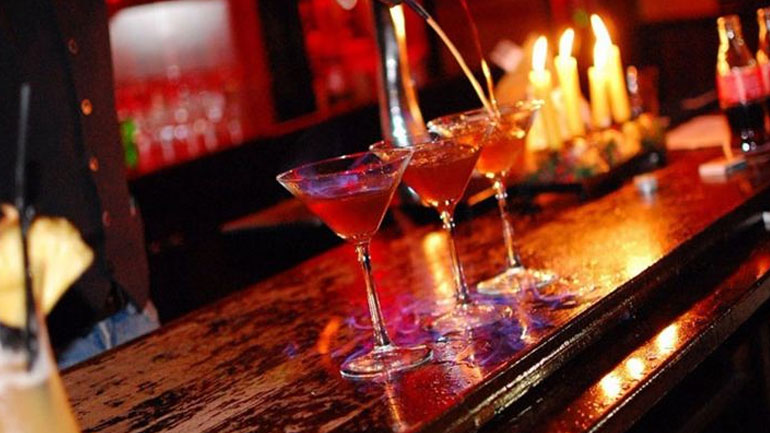 Πόσο επικίνδυνα είναι τα ποτά «μπόμπες» για τον οργανισμό μας