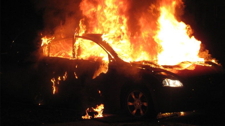 «Λαμπάδιασε» Ι.Χ. στο Ηράκλειο Κρήτης