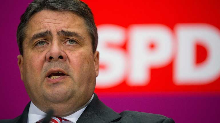 Ζίγκμαρ Γκάμπριελ: Πρέπει να κάνουμε το παν προκειμένου η Ελλάδα να παραμείνει στην ευρωζώνη Ζίγκμαρ Γκάμπριελ: Πρέπει να κάνουμε το παν προκειμένου η Ελλάδα να παραμείνει στην ευρωζώνη