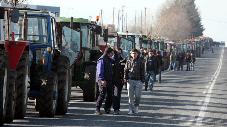 Αίγιο: Συγκέντρωση αγροτών στην πλατεία Αγίας Λαύρας