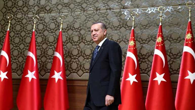 Cumhuriyet: Ο Ερντογάν ετοιμάζει παράλληλο στρατό για την αποφυγή νέου πραξικοπήματος