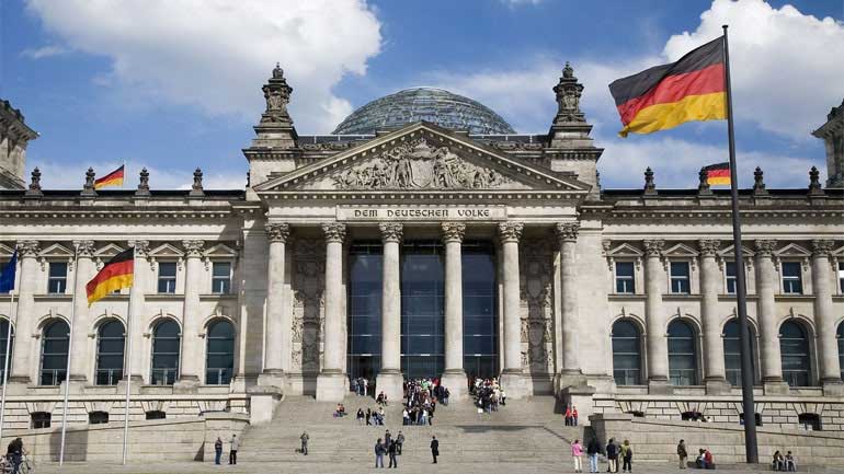 Γερμανία: Νέα δημοσκόπηση δίνει προβάδισμα δύο μονάδων στους Συντηρητικούς