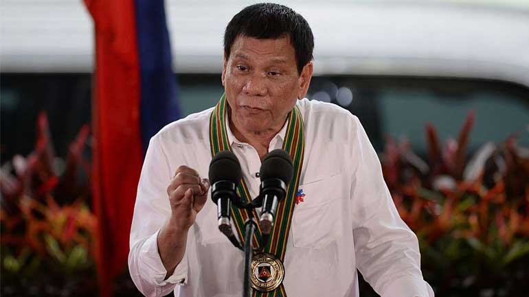 Φιλιππίνες: Γερουσιαστής κατηγορεί τον Ντουτέρτε ότι είναι «κατά συρροή δολοφόνος»