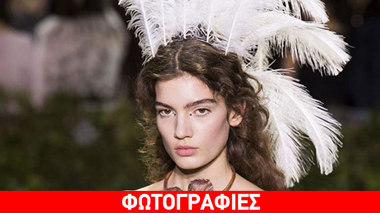 Οι μεγάλοι οίκοι μόδας προτείνουν για εφέτος αξεσουάρ στα μαλλιά