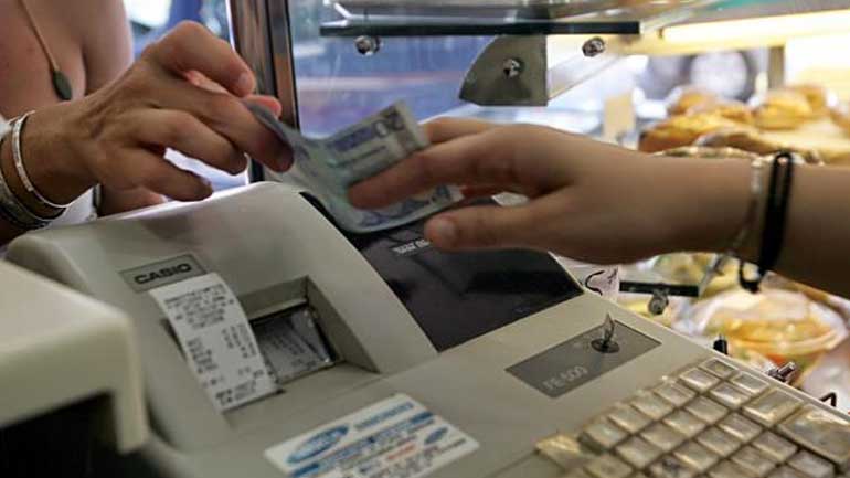 Πάτρα: Σαρώνει το ΣΔΟΕ την αγορά