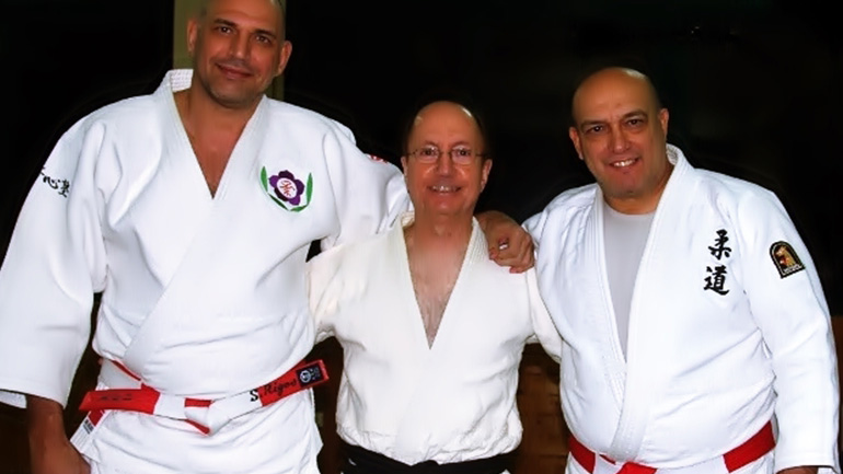 «Γίναμε μάρτυρες της μεταφοράς επισήμων εγγράφων της Ομοσπονδίας»