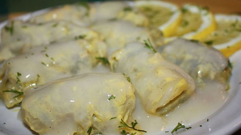 Λαχανοντολμάδες με κρέμα αβγολέμονο