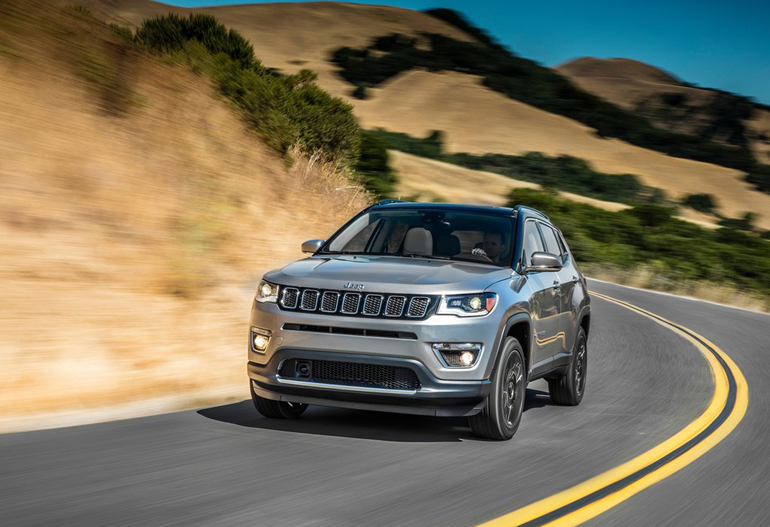 Η νέα γενιά Jeep Compass μοιάζει... σαν ένα baby Grand Cherokee...