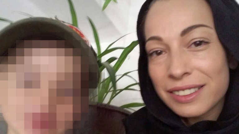 Η Ανθούλα Πουργιανού με τον γιο της, σε παλαιότερη φωτογραφία