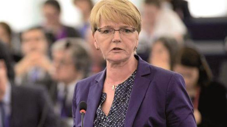 Γκάμπι Tσίμερ: Η Γερμανία έχει απέναντι στην Ελλάδα ένα χρέος από τον πόλεμο