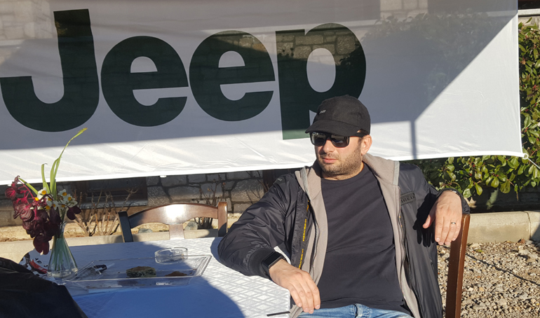 Ήλιος, χαλάρωμα και έτοιμος για άλλα... κόλπα!