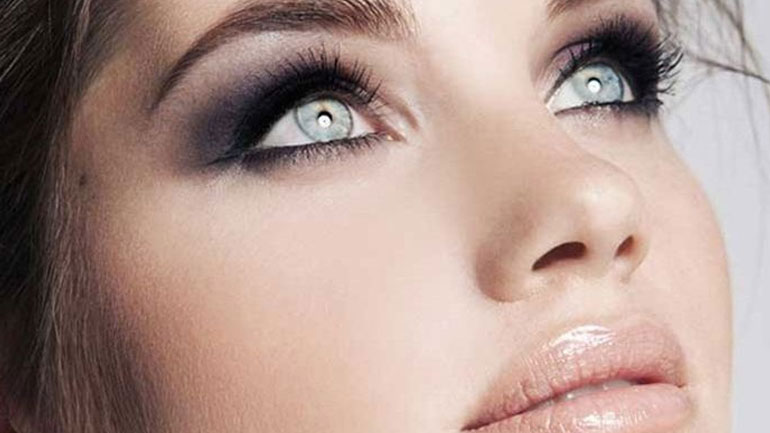 Μυστικά ομορφιάς για μακριές και πυκνές βλεφαρίδες