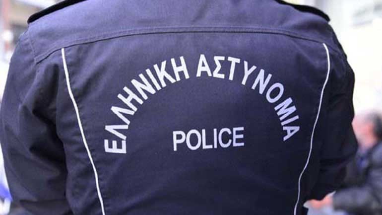 Έρευνα της ΕΛ.ΑΣ. για καταγγελίες σε βάρος αστυφύλακα, ειδικού φρουρού και δημοτικού υπαλλήλου