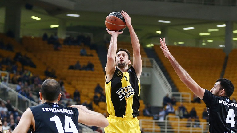 Ο «δικέφαλος» της… Αθήνας πέταξε ψηλότερα, 77-71 η ΑΕΚ τον ΠΑΟΚ