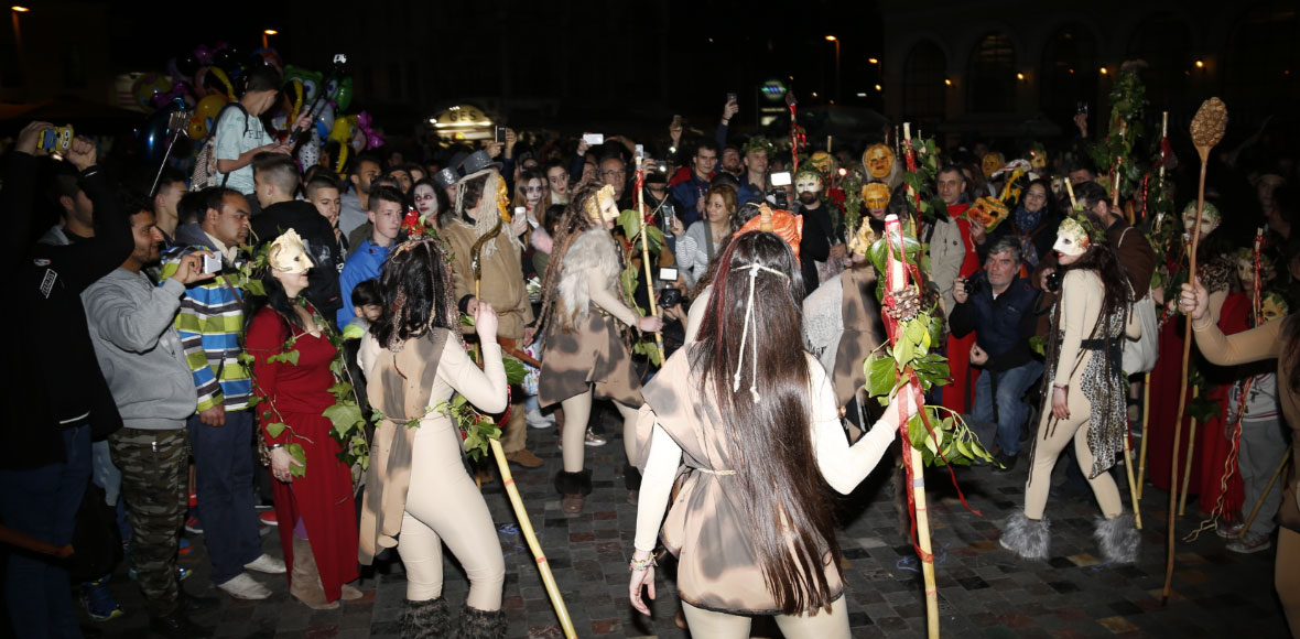 Αναβίωση Διονυσιακής πομπής στο κέντρο της Αθήνας