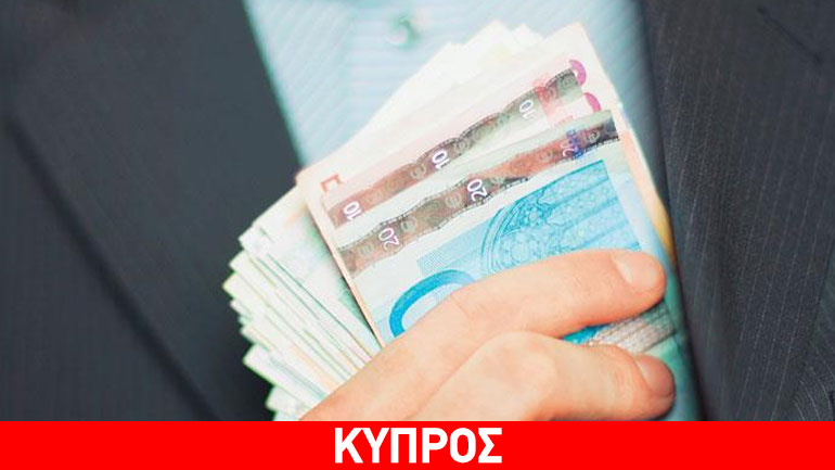 Η διαφθορά ανθεί στο Δημόσιο