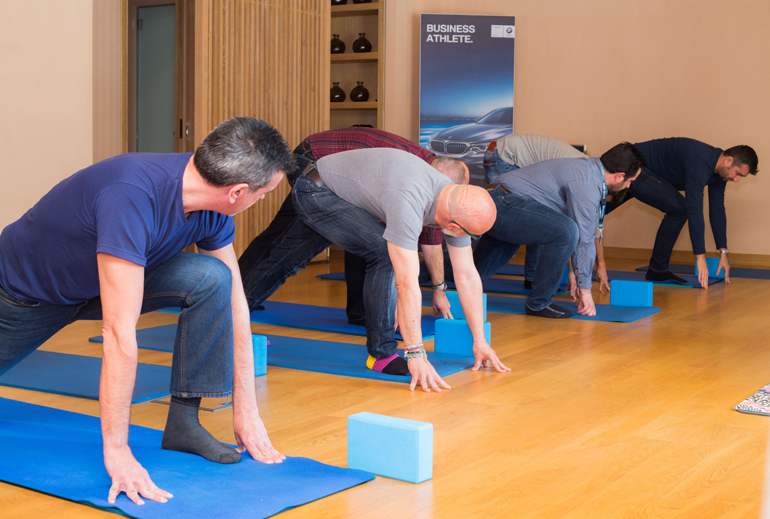 Γιόγκα με... παντελόνια!!!