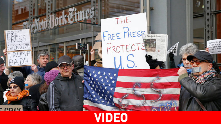 Διαδηλώσεις υπέρ της ελευθερίας του Tύπου έξω από τους «New York Times»