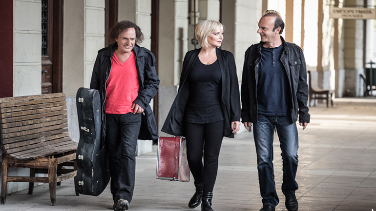 Η παράσταση «Εννέα και Πέντε» στο θέατρο «Τζένη Καρέζη»