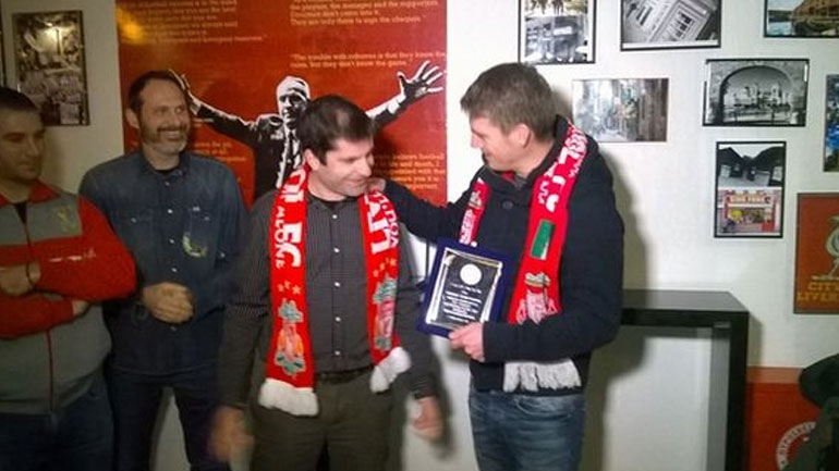 Βραβεύτηκε από τον σύνδεσμο φίλων Λίβερπουλ ο Γιαννιώτης