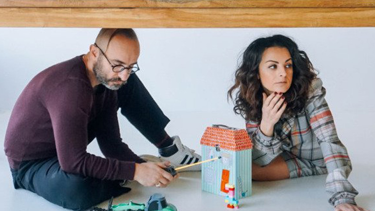 «Play House» του Martin Crimp στο Κέντρο Ελέγχου Τηλεοράσεων