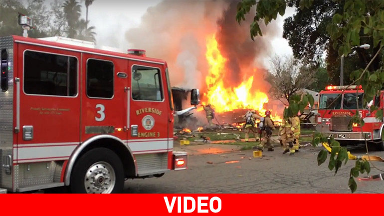 Αεροσκάφος συνετρίβη πάνω σε σπίτια στην Καλιφόρνια