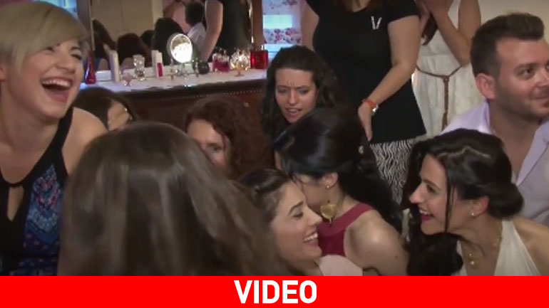 Χίος: Το κρεβάτι δεν άντεξε τις 13 γυναίκες