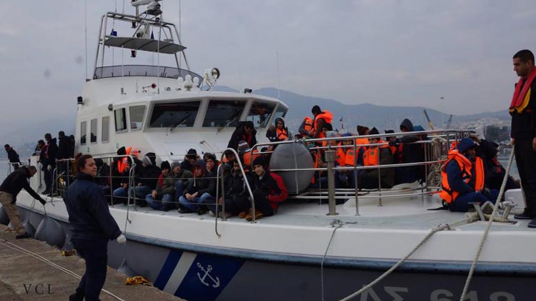 Μυτιλήνη: Σύρα πρόσφυγας έκρυψε τον 23χρονο γιο της σε βαλίτσα!