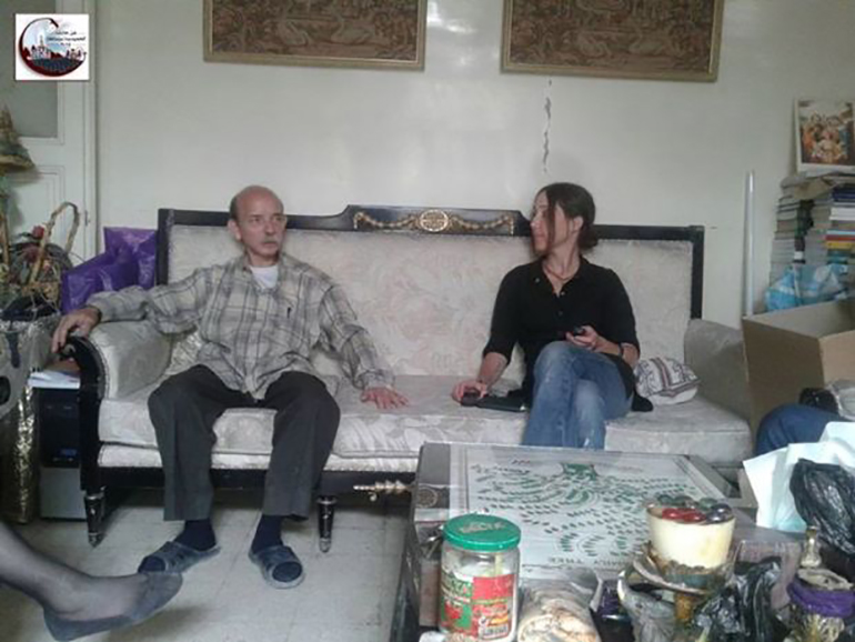 Η Eva μαθαίνει κυρίως ιστορίες φρίκης και απώλειας...