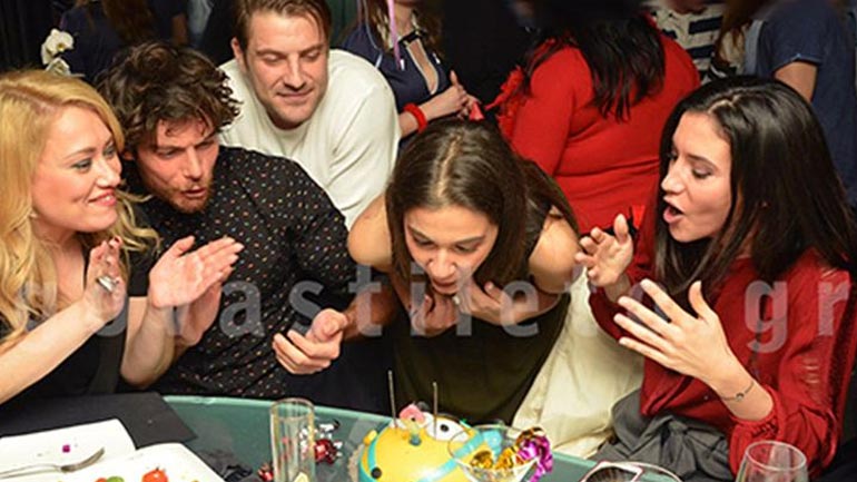 Τζούλη Τσόλκα: Γιόρτασε τα γενέθλιά της με αγαπημένα της πρόσωπα