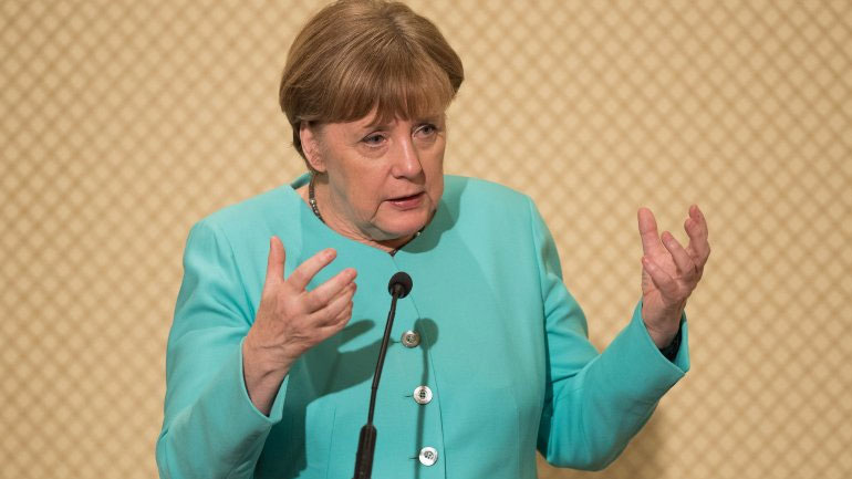 Der Spiegel προς Μέρκελ: Απελευθερώσου από τα δεσμά του Ερντογάν