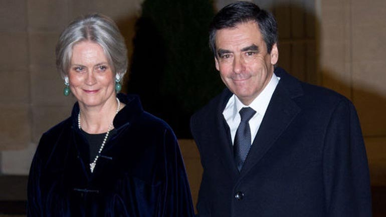 Η Πενέλοπι Φιγιόν δηλώνει ότι προέτρεψε τον σύζυγό της να συνεχίσει τον προεκλογικό του αγώνα