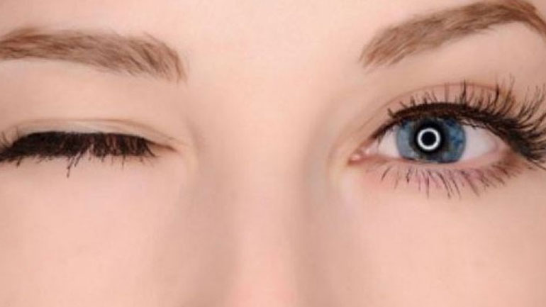 Γιατί «πετάει» το μάτι μου;