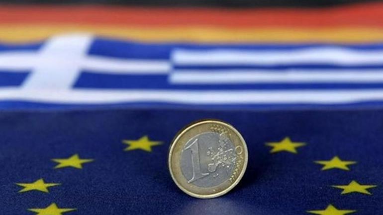 Bloomberg: Η Ελλάδα θα πρέπει να ενταχθεί στο πρόγραμμα αγοράς ομολόγων της ΕΚΤ
