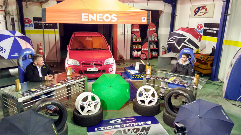 Ο Στράτος Φωτεινέλης έχει καλεσμένο τον Αντώνη Παπαρινόπουλο