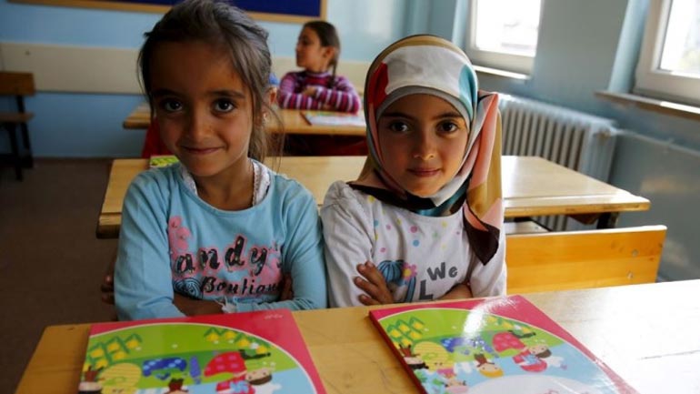 Βελτιωμένη η εικόνα και ο αριθμός των προσφυγόπουλων που πηγαίνουν σχολείο