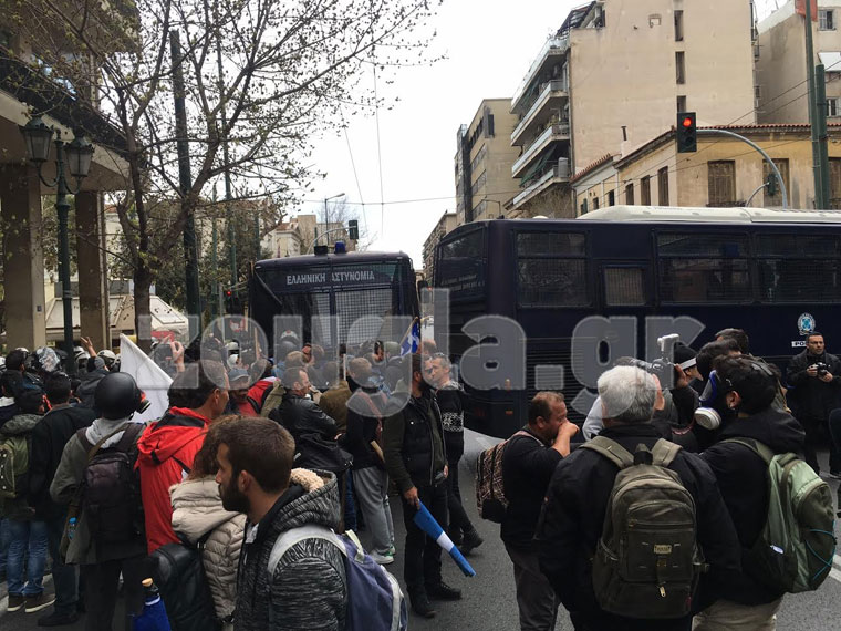 Oι αγρότες στα γραφεία του ΣΥΡΙΖΑ