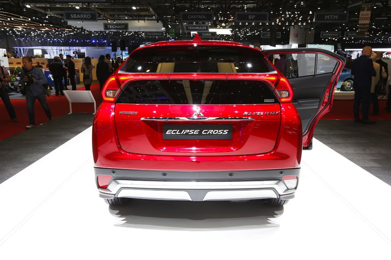 Το πίσω μέρος του ιαπωνικού SUV